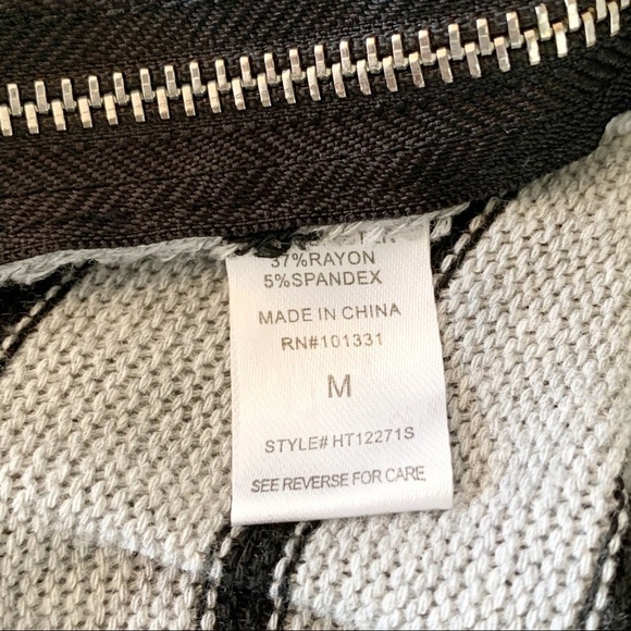 CHARLOTTE Russe Striped Zip Hem Tunic Size Medium - Picture 7 of 7